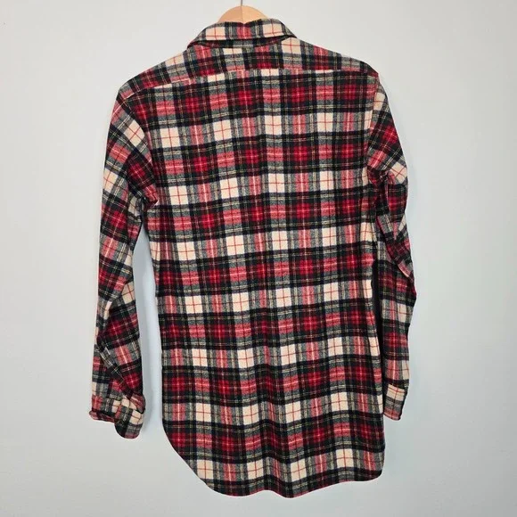 Vintage Pendleton Mens Virgin Wool Plaid Button Down Shirt Size M USA Made